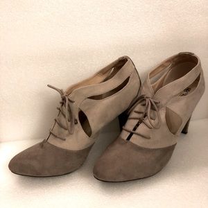 Cushion walk by Avon heel booties women’s size 11 ankle boots heels